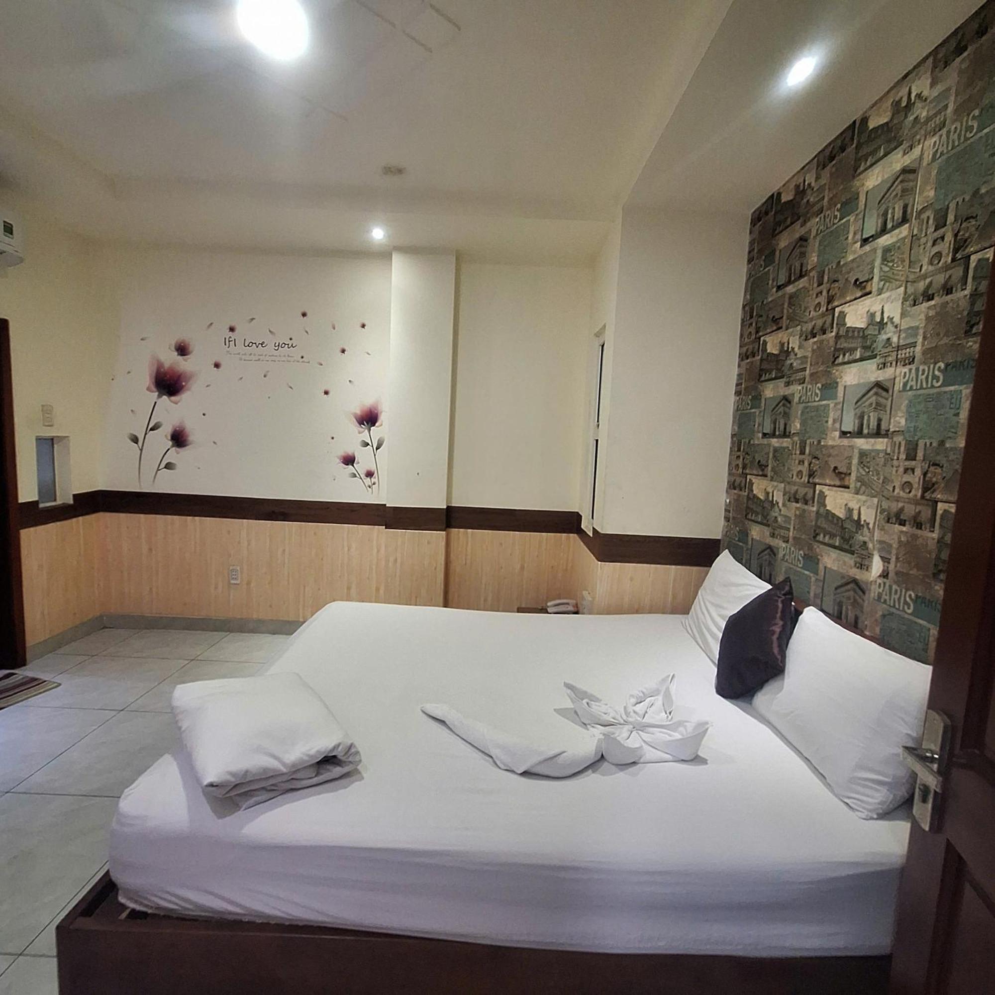Damry Hotel Ho Chi Minh City Exterior photo
