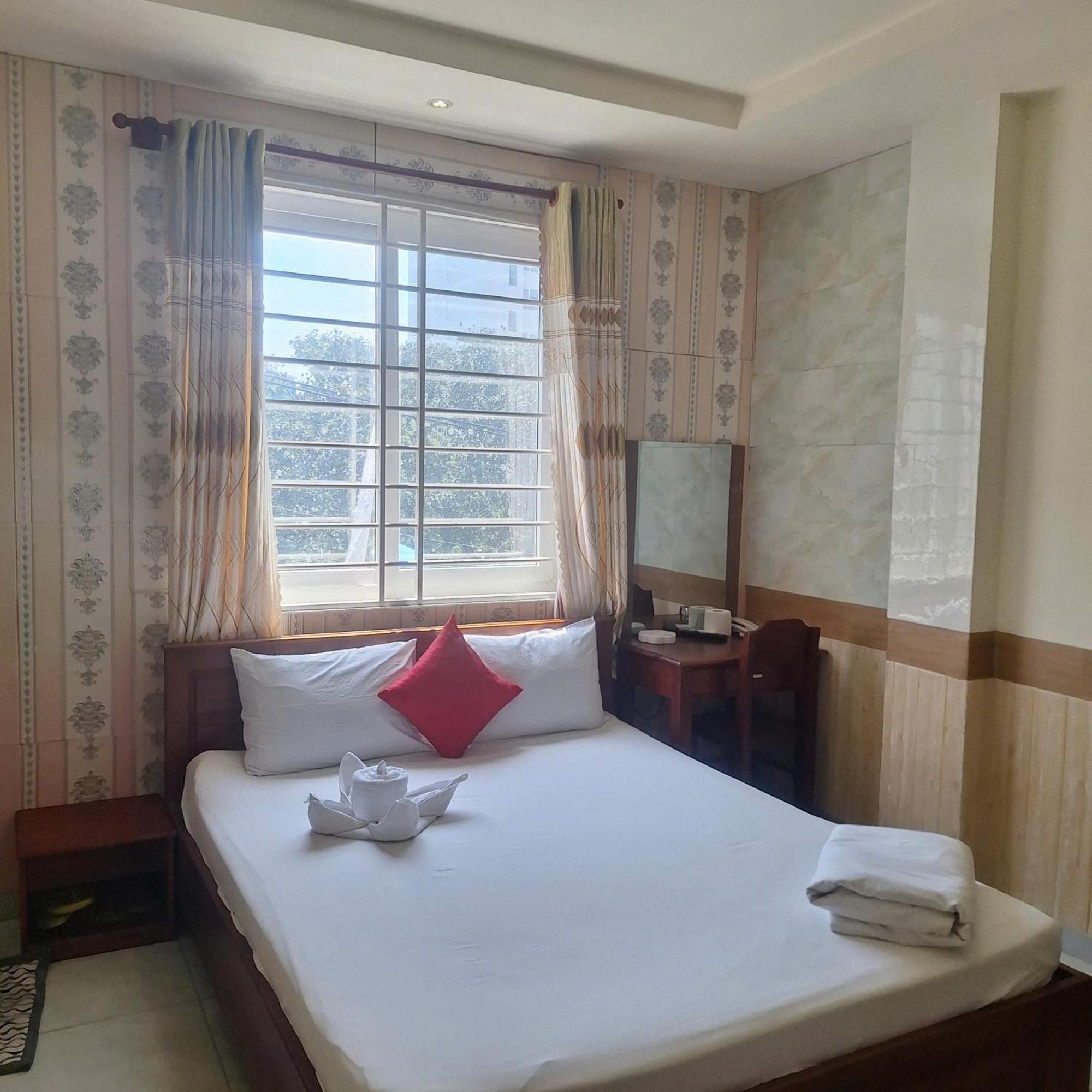 Damry Hotel Ho Chi Minh City Exterior photo
